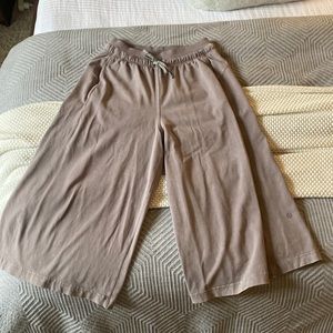 Lululemon Athletica Cropped Culottes
